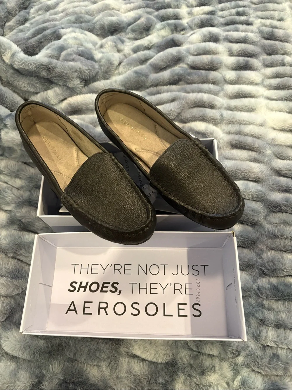 AEROSOLES Women’s Black Pebbled Leather Driving Loafers